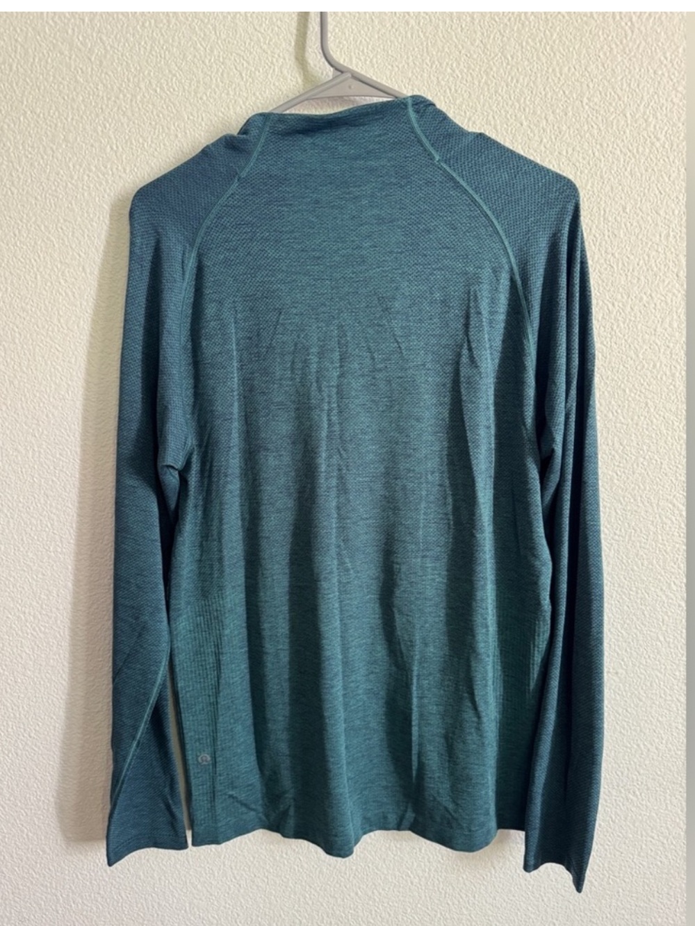 Lululemon men’s metal vent short sleeve and long sleeve tops *4 bundle* - Picture 3 of 9
